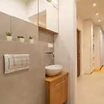 ホテル Rent Like - Nieklanska 9/11 ワルシャワ