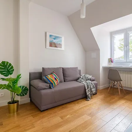 Rent Like - Nieklanska 9/11 Warsaw