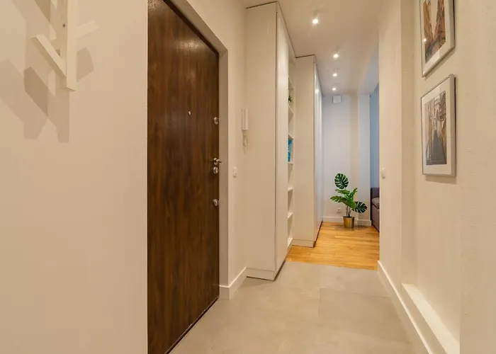 Rent Like - Niekłańska 9/11 * Warszawa