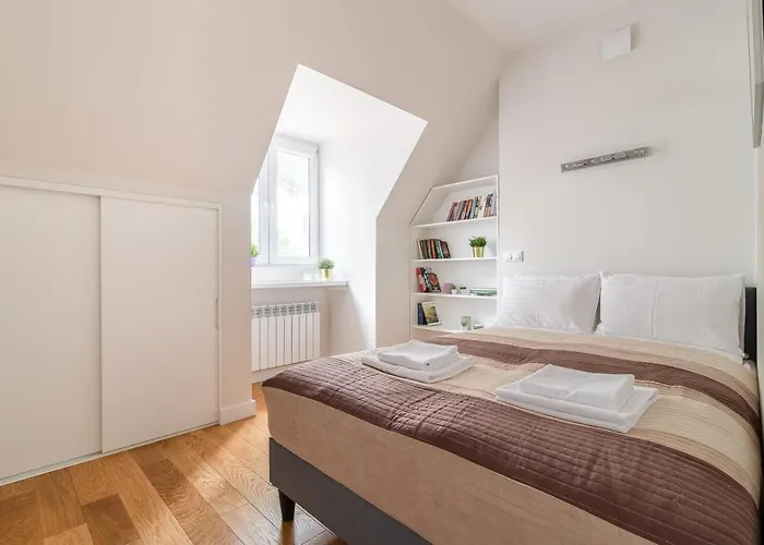 Szálloda Rent Like - Nieklanska 9/11 Varsó