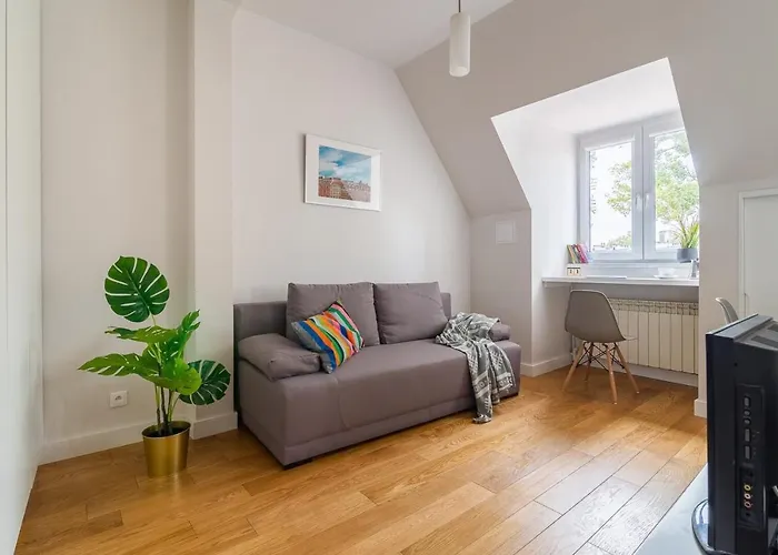 Rent Like - Nieklanska 9/11 Varsó