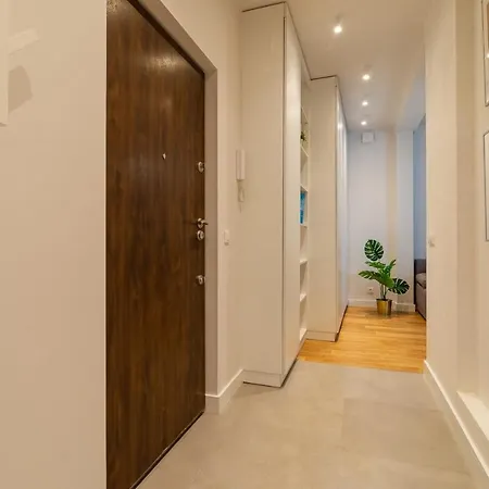 Rent Like - Nieklanska 9/11 * Warsaw